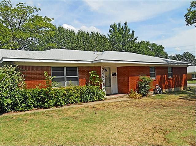 1st image of 915 Cannon Dr