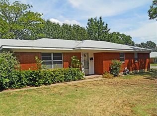 915 Cannon Dr, Euless, TX 76040