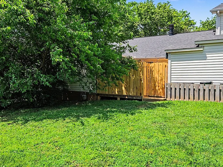 613 Brentwood Point — Photo 30