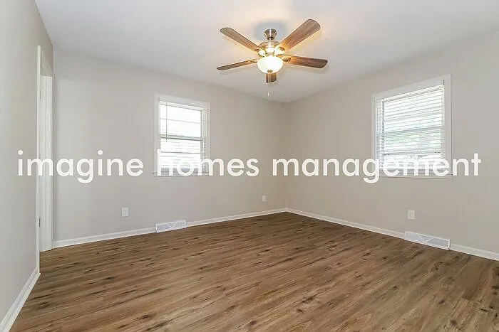 8916 N Grand Ave — Photo 9
