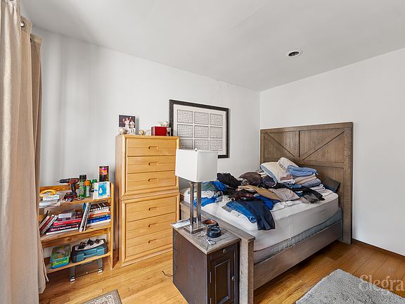 5th image of 246 W 102nd St #4T