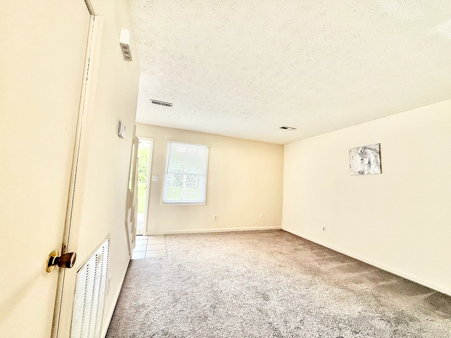 2 bed, 1.5 bath, $1,200 — Photo 2