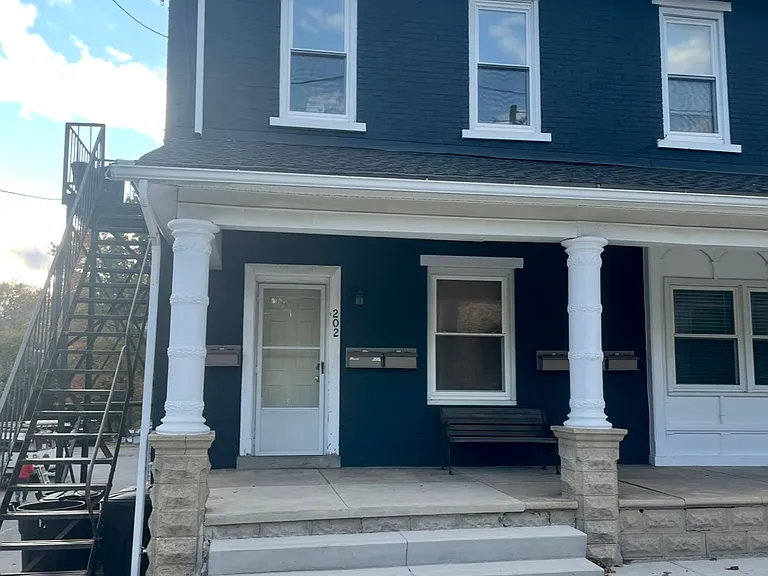 202 N Main St — Photo 1