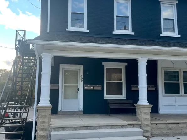 202 N Main St, Coopersburg, PA 18036