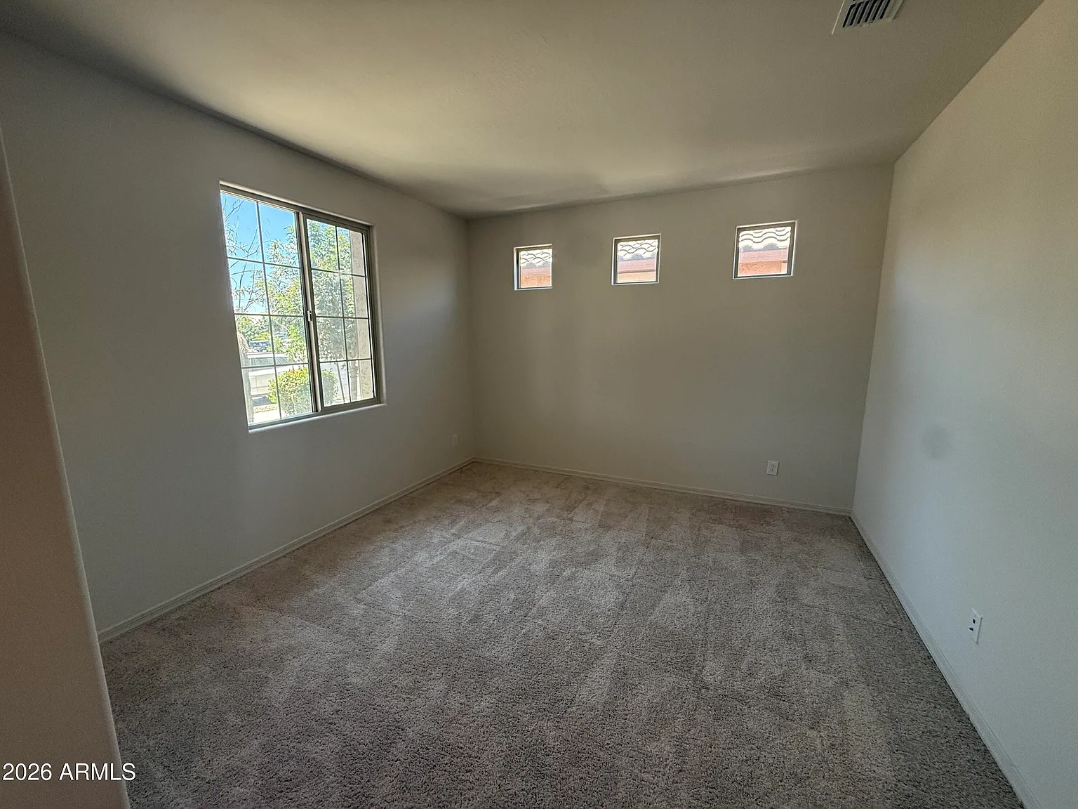 3 bed, 2.0 bath, 2132 sqft, $2,395 — Photo 4