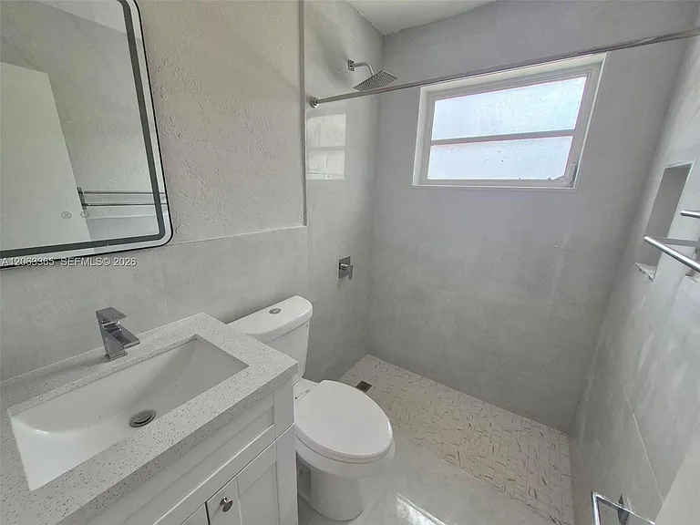 1715 SW 4th St #1717 — Photo 15