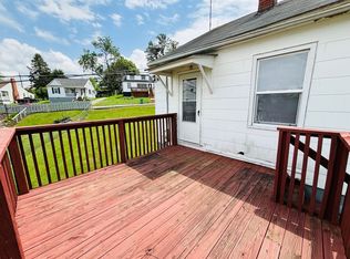 8 Lee Hy Ct, Christiansburg, VA 24073