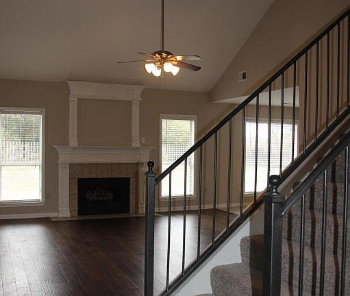3rd image of 3334 Marcia Louise Dr