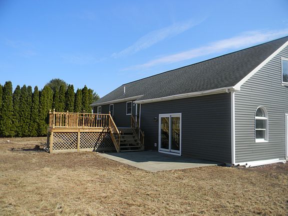 5th image of 23 Russell Dr