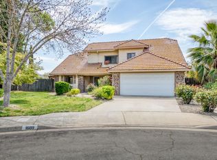 1689 E Pryor Dr, Fresno, CA 93720