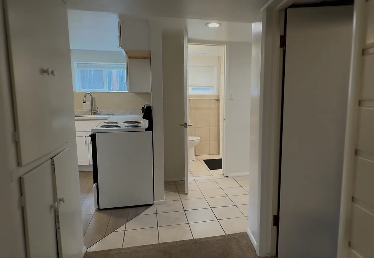 1 bed, 900 sqft, $1,250 — Photo 4