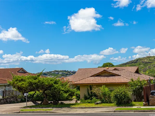 1370 Ala Puumalu St, Honolulu, HI 96818