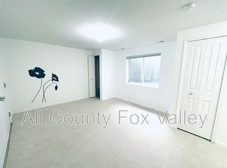 459 Grosvenor Ln — Photo 18