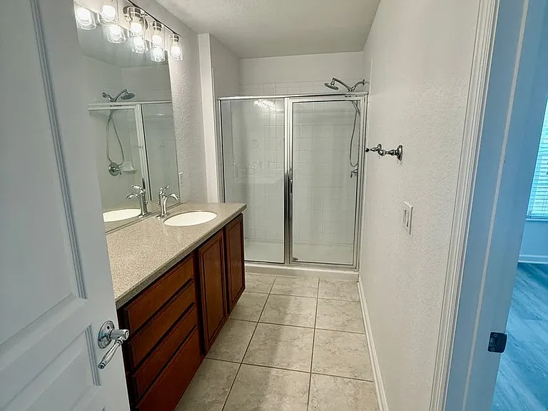 12722 Salomon Cove Dr — Photo 22