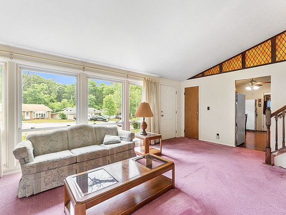 4th image of 1202 Grant Dr