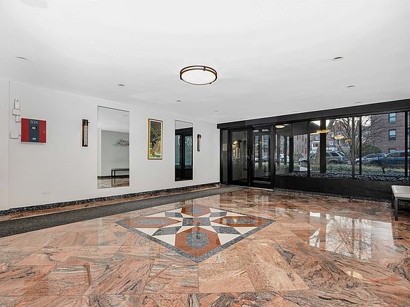 2nd image of 140-50 Burden Cres #3C