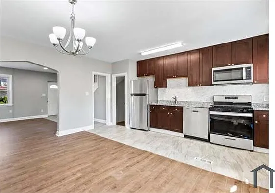 4205 Hamilton Ave — Photo 1