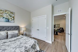 5th image of 4010 N Lincoln Ave #502