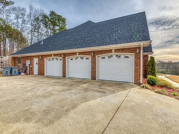 3rd image of 60 Deer Creek Dr