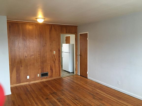 2nd image of 3520 Brockton Ln APT 3