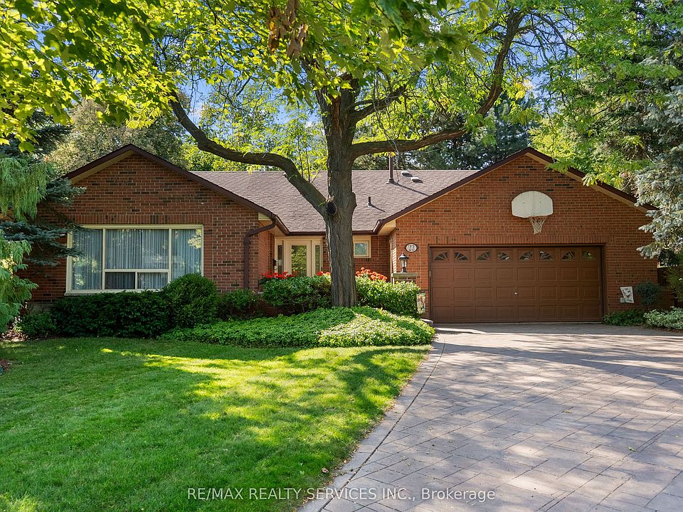 1st image of 22 Oldham Cres