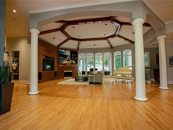 3rd image of 14831 Bellbrook Dr