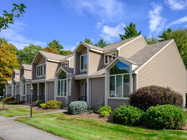 340 Centre Ave APT 54, Rockland, MA 02370