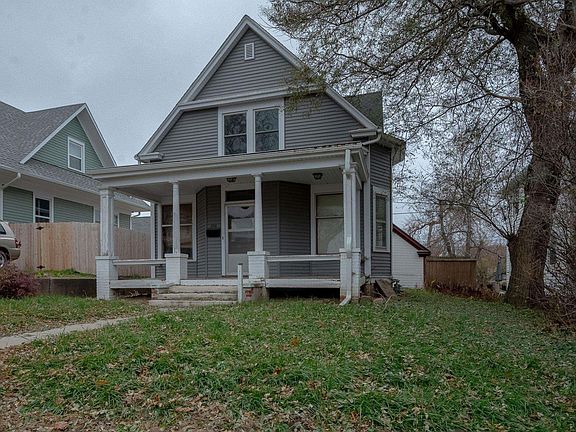 3rd image of 2318 Douglas St