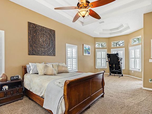 5th image of 332 Maplewood Dr