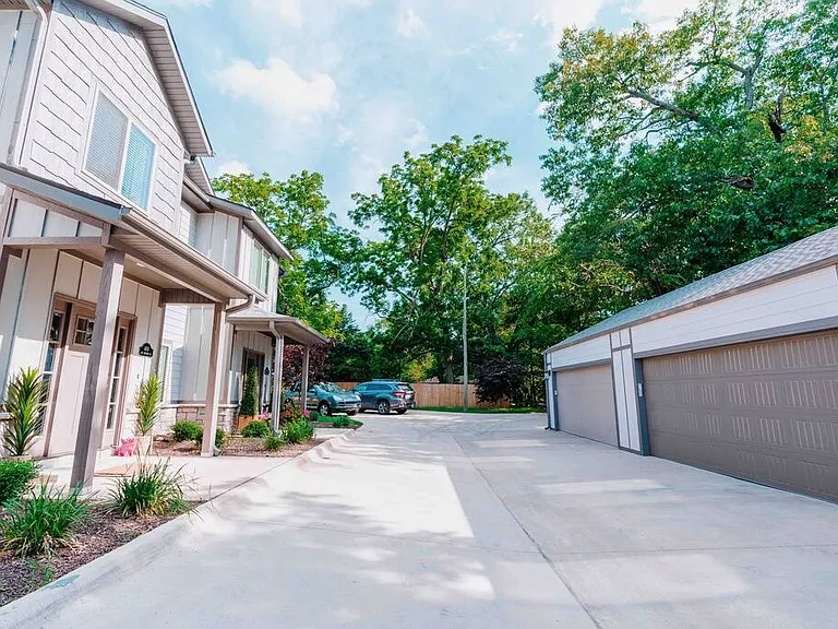 406 NW Retreat Ln — Photo 19