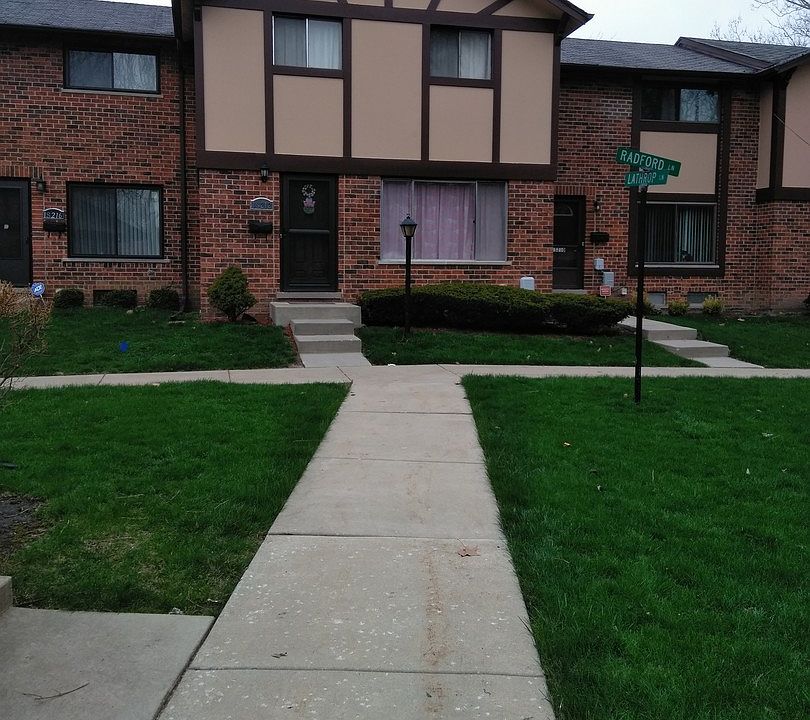 2nd image of 1S212 Radford Ln