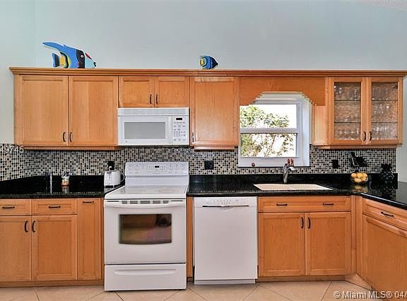 3rd image of 8233 NW 85th Ave