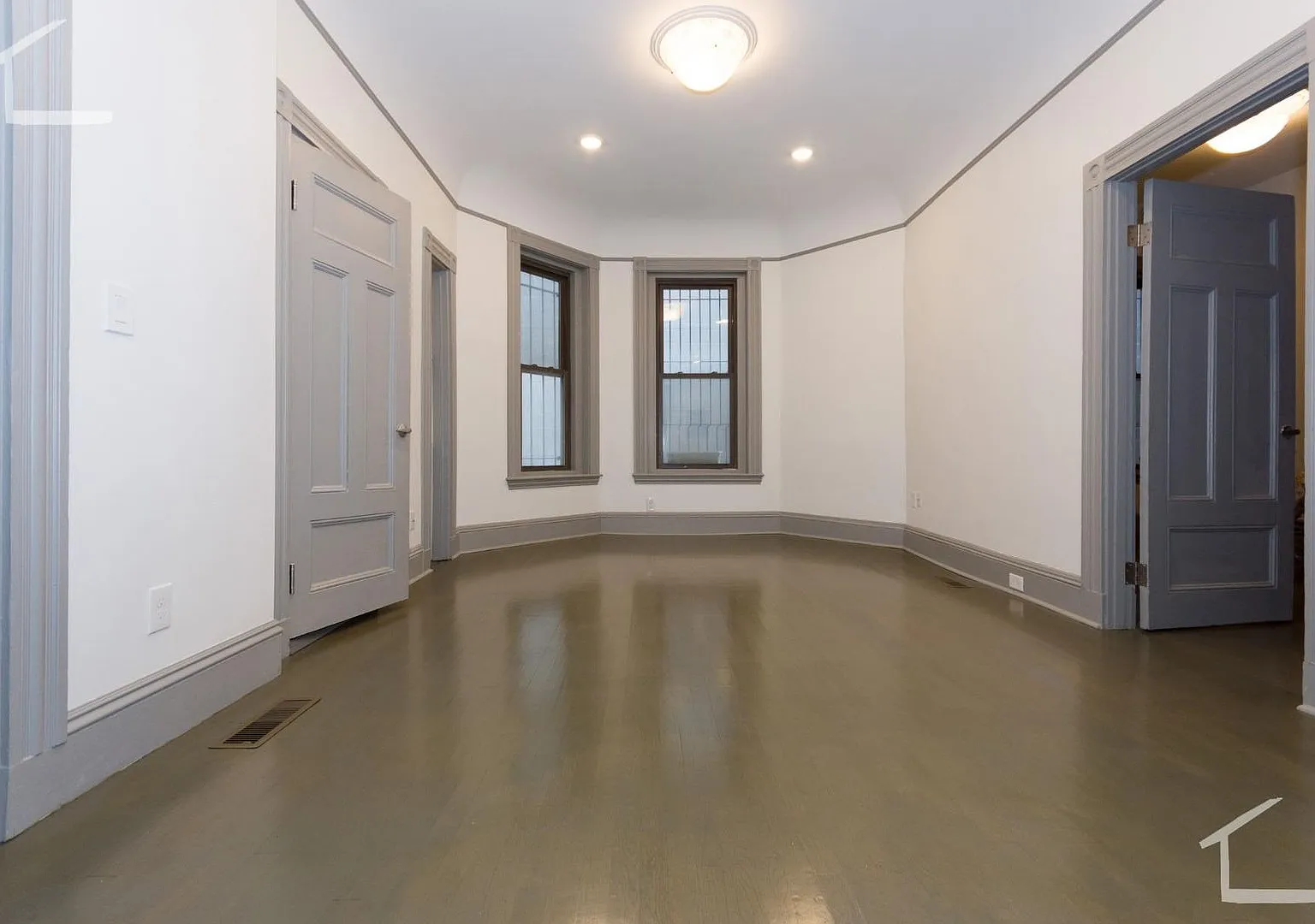 Nice 2 bed steps from Berklee College — Photo 4