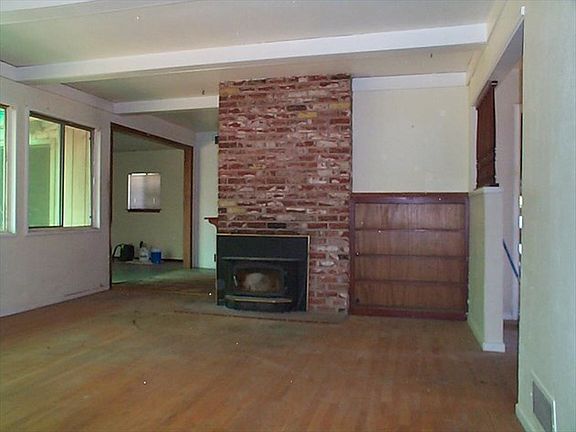 4th image of 1849 Vesta Way