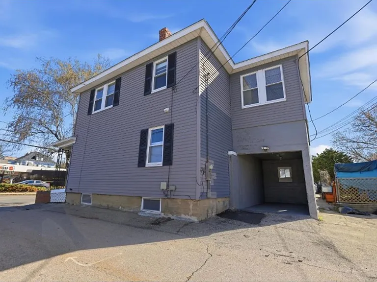 117 Webster St — Photo 5
