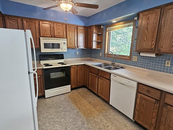 4th image of 821 WOODLAND DR
