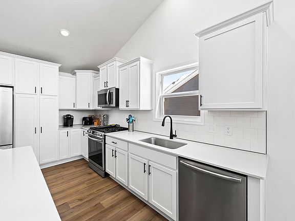 5th image of 23245 Wood Ln