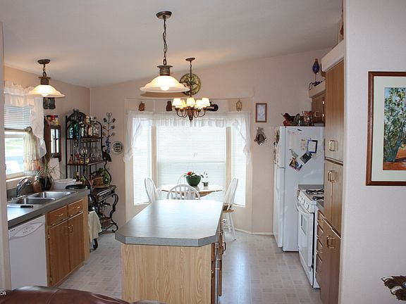 5th image of 516 Spruce