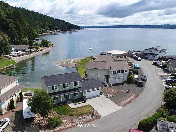2nd image of 71 NE Belaire Dr