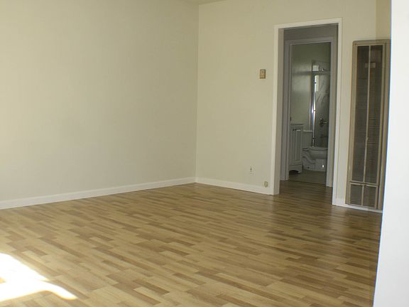 5th image of 1108 Chula Vista Ave