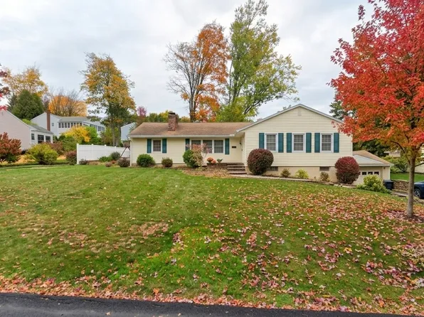 310 Crest Dr, Clarks Summit, PA 18411