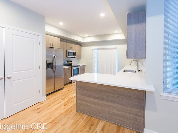 4th image of 2039 N College Ave APT B