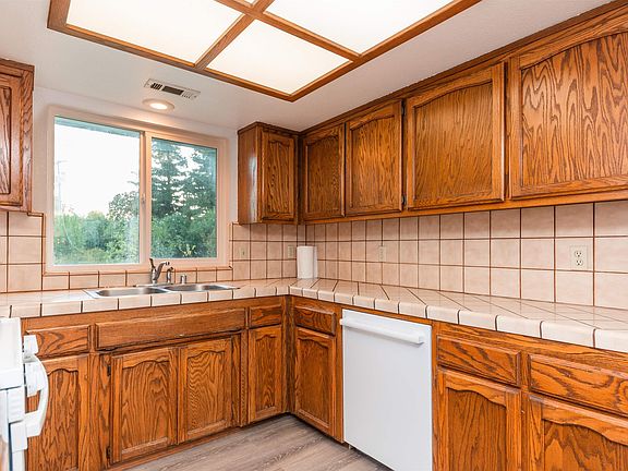 5th image of 22780 Slow Creek Ct