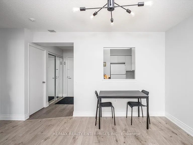 21 Overlea Blvd NE #506 — Photo 7