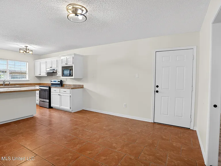 7832 Hilo Pl — Photo 14