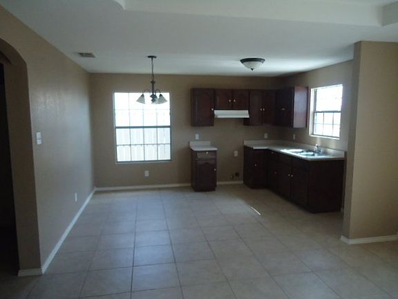3rd image of 4512 Vanessita Ct