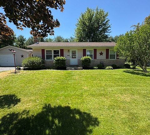 4th image of 636 Cloverdale Ave