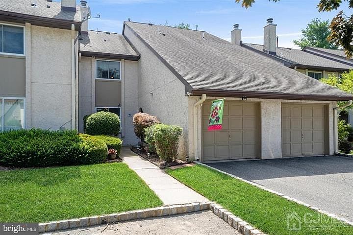 1st image of 16 Thoreau Dr