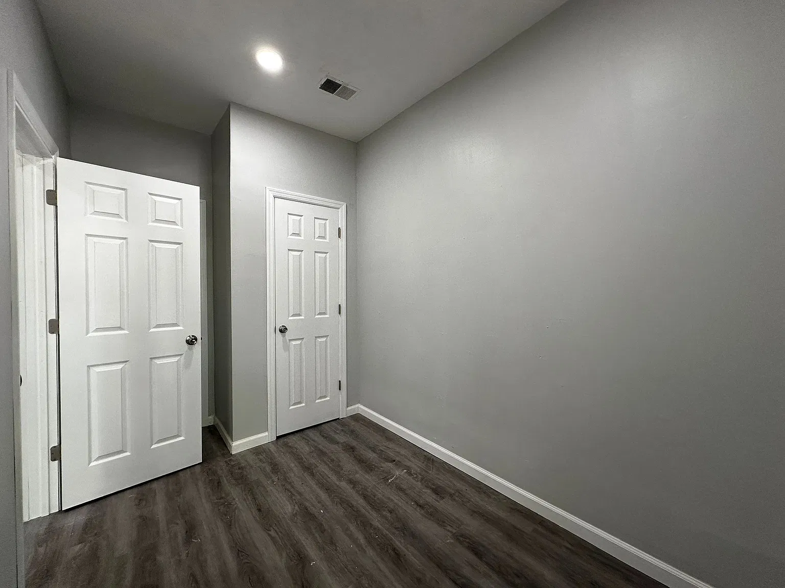 41 Wegman Pkwy — Photo 1