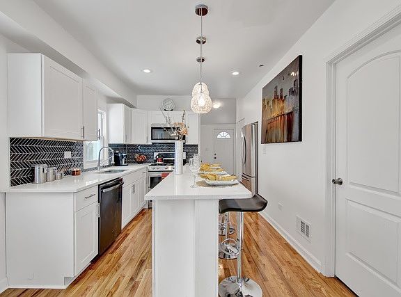 3rd image of 11824 S Eggleston Ave